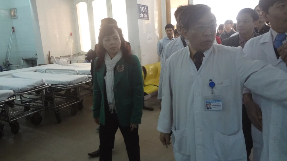 Bộ trưởng Bộ Y tế “vi hành“ ảnh 2